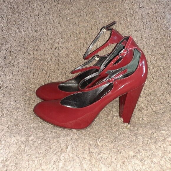 MARC BY MARC JACOBS-Deep Red Patent Pumps-Ankle/MaryJane Strap-Sz 40-Near Mint - Picture 2 of 7
